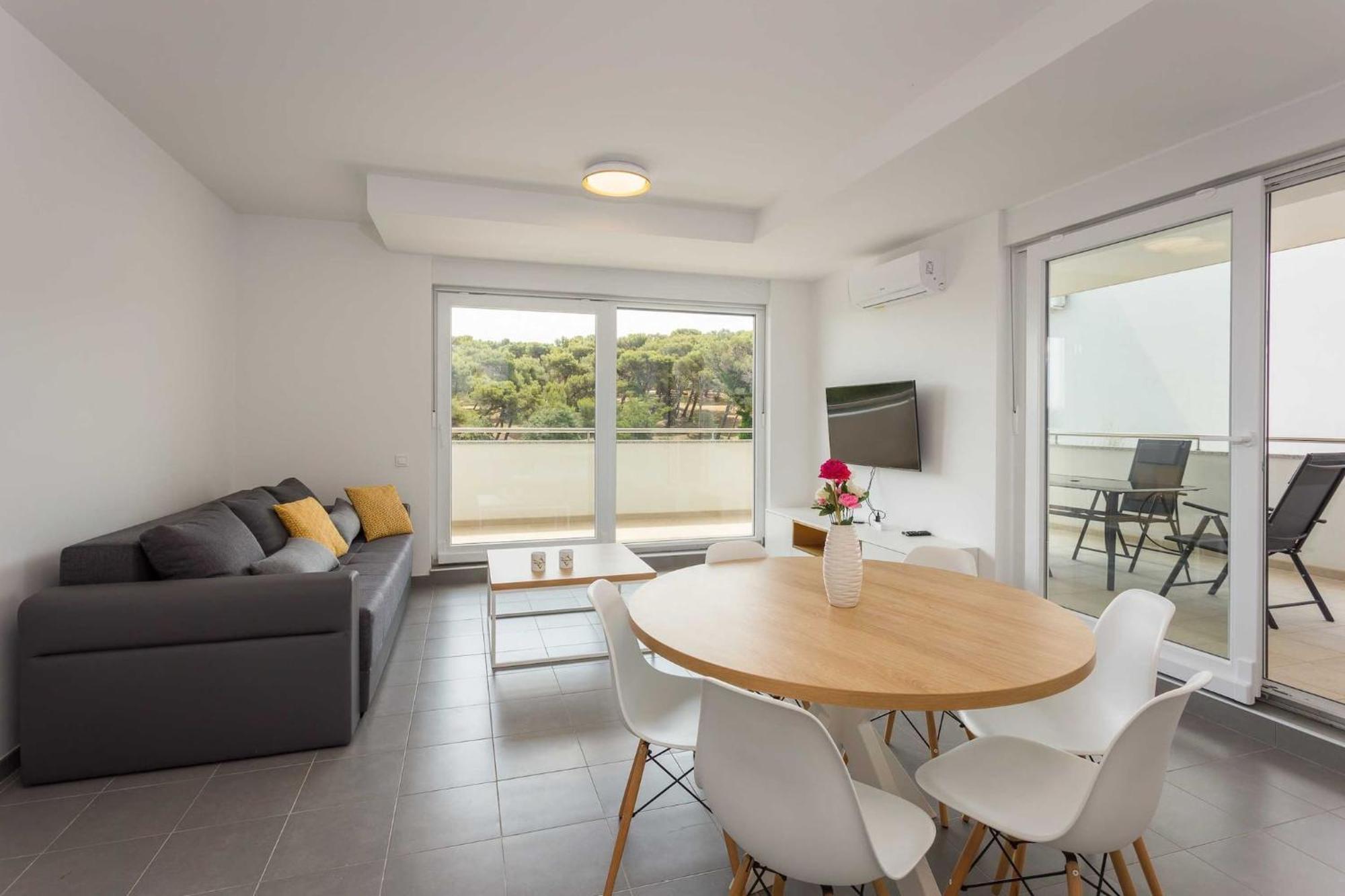Apartments At Villa Frida Premantura Ngoại thất bức ảnh