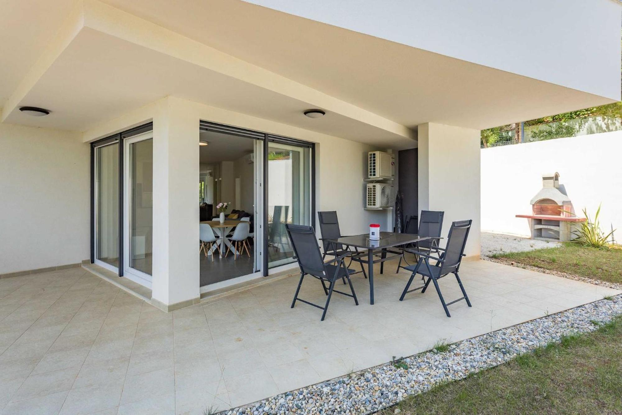 Apartments At Villa Frida Premantura Ngoại thất bức ảnh